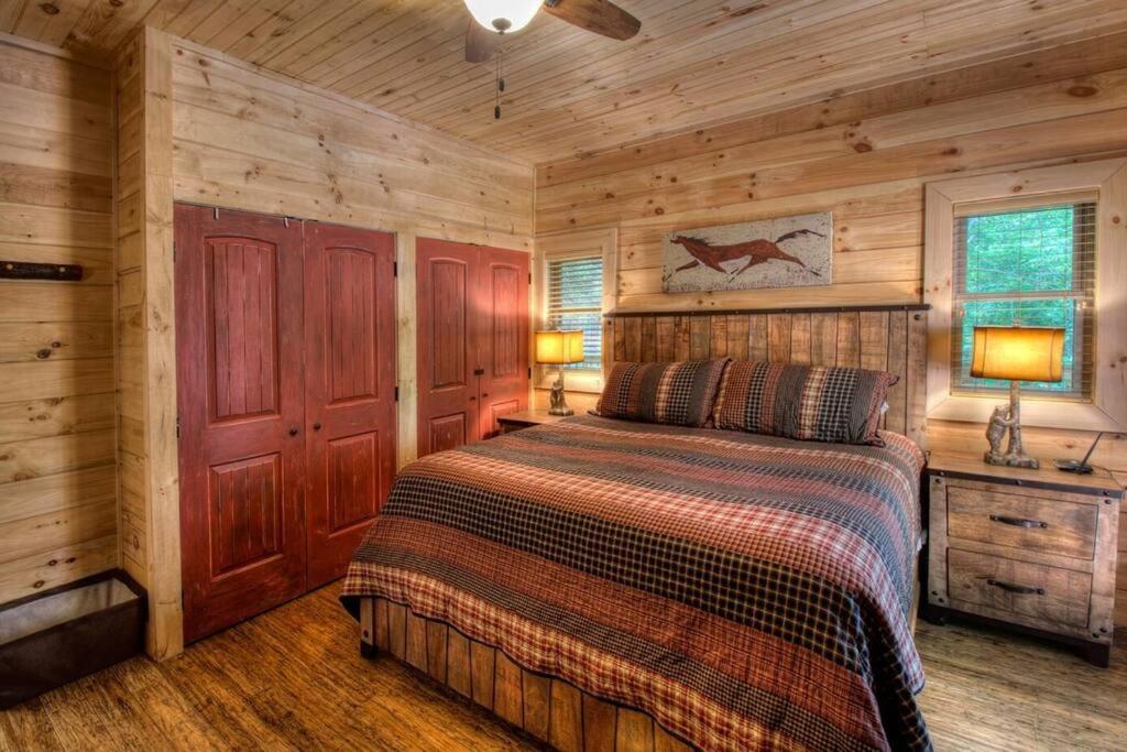 Honeymoon Getaway In Woods Near Noc And Smoky Mtn Rr Villa Bryson City Exterior photo